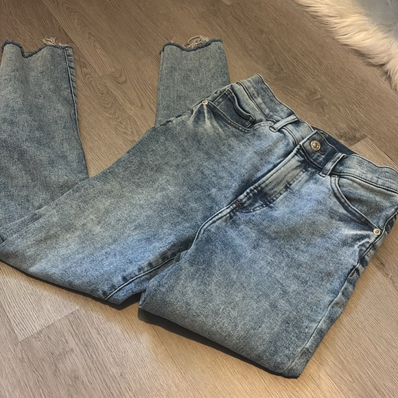 Express Mom Jean - SUPER HIGH RISE - 6 REGULAR - Picture 9 of 9